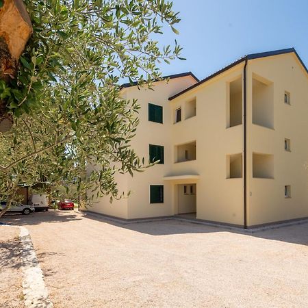 Apartmani Mara Pakoštane Exterior foto