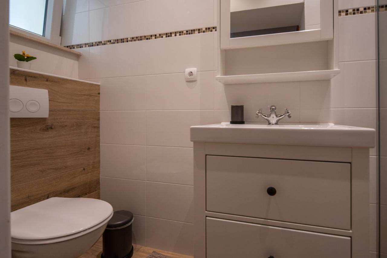 Apartmani Mara Pakoštane Exterior foto